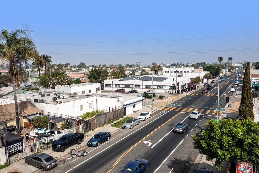 More Photos Of 9809 Main St, Los Angeles Auto Repair For Sale