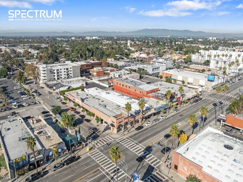 More Photos Of 6451-6453 Van Nuys Blvd, Van Nuys Storefront For Lease