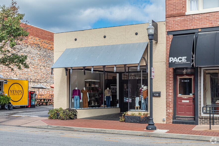 More Photos Of 118 W Central Ave, Bentonville Storefront For Sale