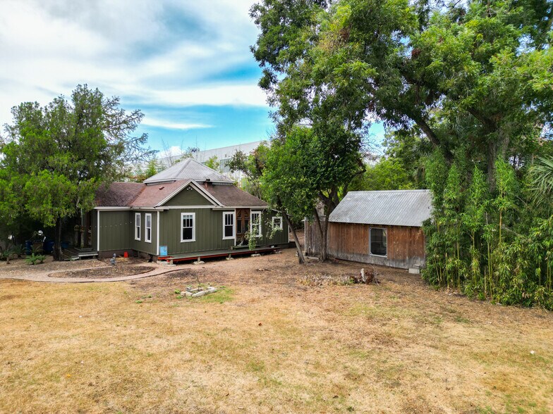 More Photos Of 638 Tillery St, Austin Office For Sale