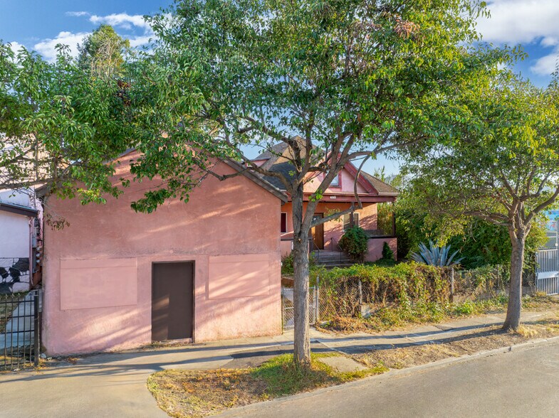 More Photos Of 1614 Russell St, Berkeley Apartments For Sale