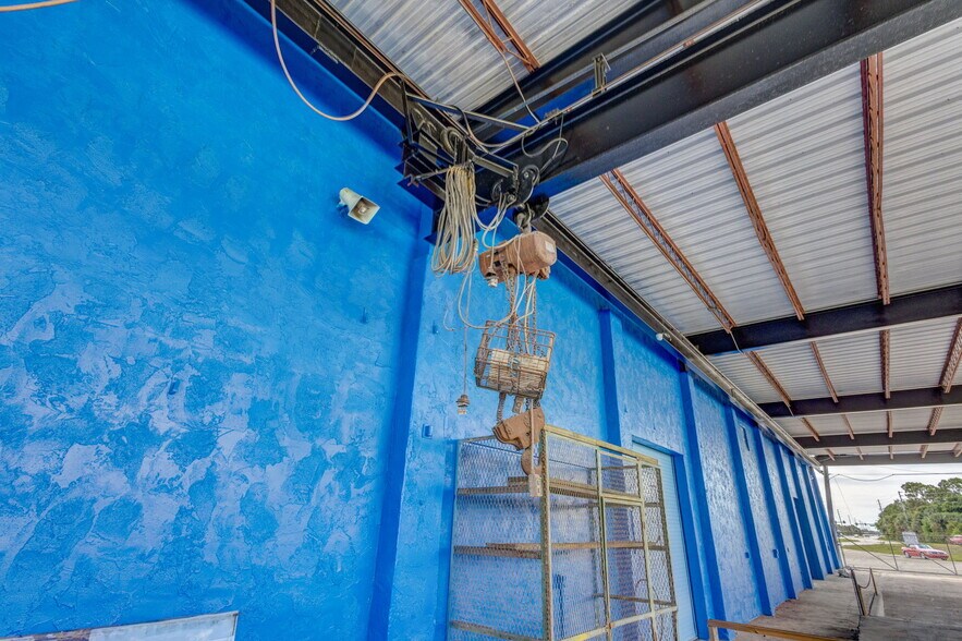 More Photos Of 7030 N Haverhill Rd, Riviera Beach Warehouse For Sale
