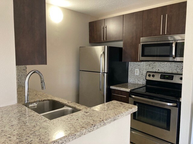 More Photos Of 132 Santa Clara Dr, Naples Apartments For Sale