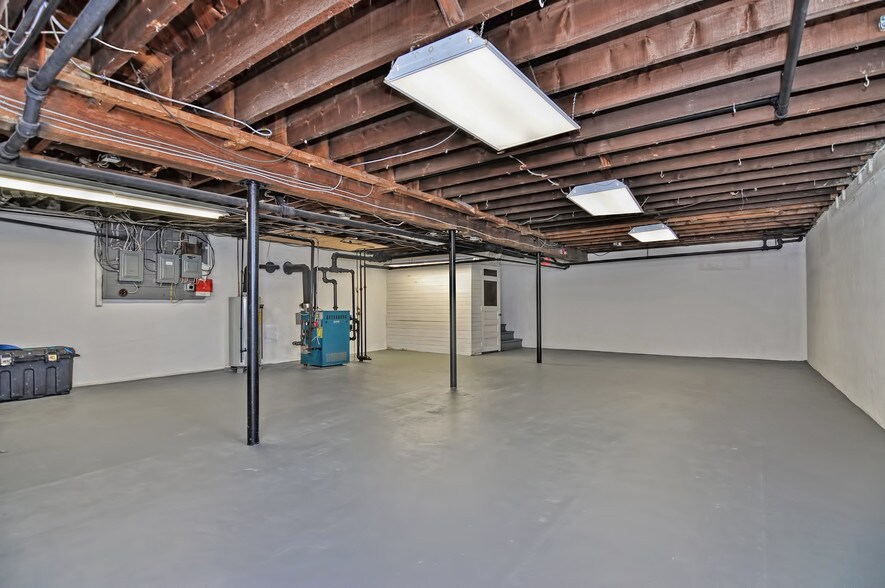 More Photos Of 1078 Main St, Leicester Coworking Space