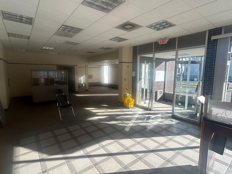 More Photos Of 712 N Franklin St, Watkins Glen Bank For Lease