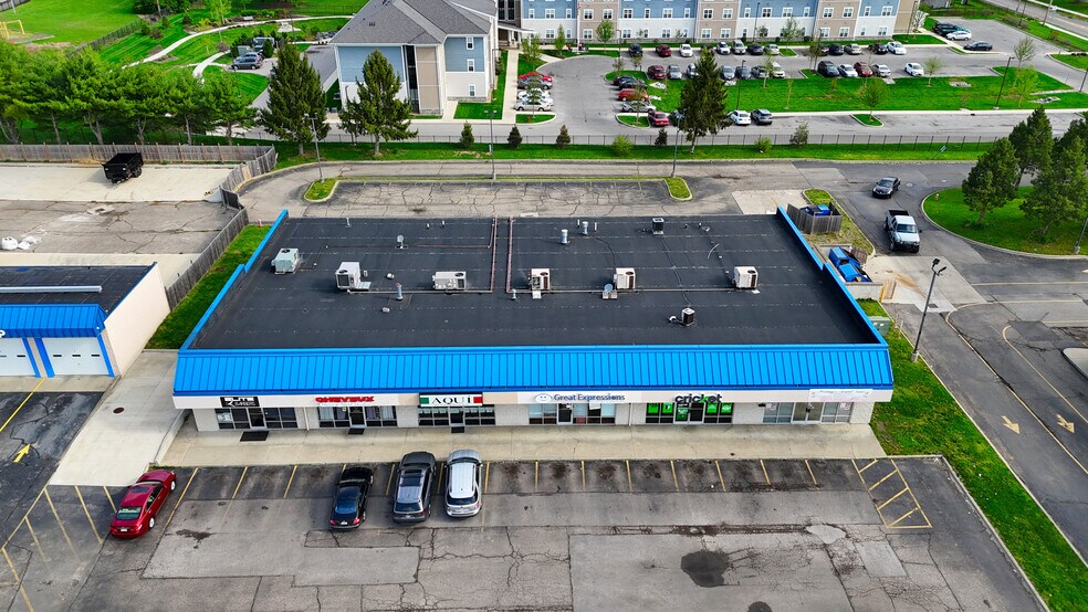 More Photos Of 2050-2090 E Dublin Granville Rd, Columbus General Retail For Lease