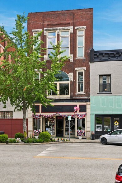 More Photos Of 214 E Commercial St, Springfield Storefront Retail Office For Sale