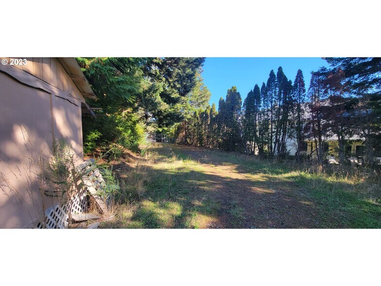 More Photos Of 1515 Newmark Ave, Coos Bay Auto Dealership For Sale