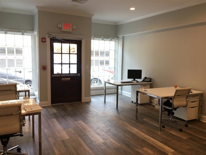 More Photos Of 450-456 Boston Post Rd, Weston Storefront Retail Office For Lease