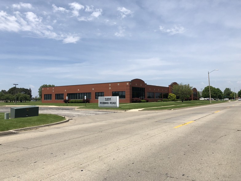 3201 Robbins Rd, Springfield, IL 62704 - Office For Lease | Cityfeet.com