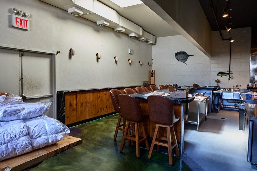 More Photos Of 272-280 Seigel St, Brooklyn Restaurant For Lease