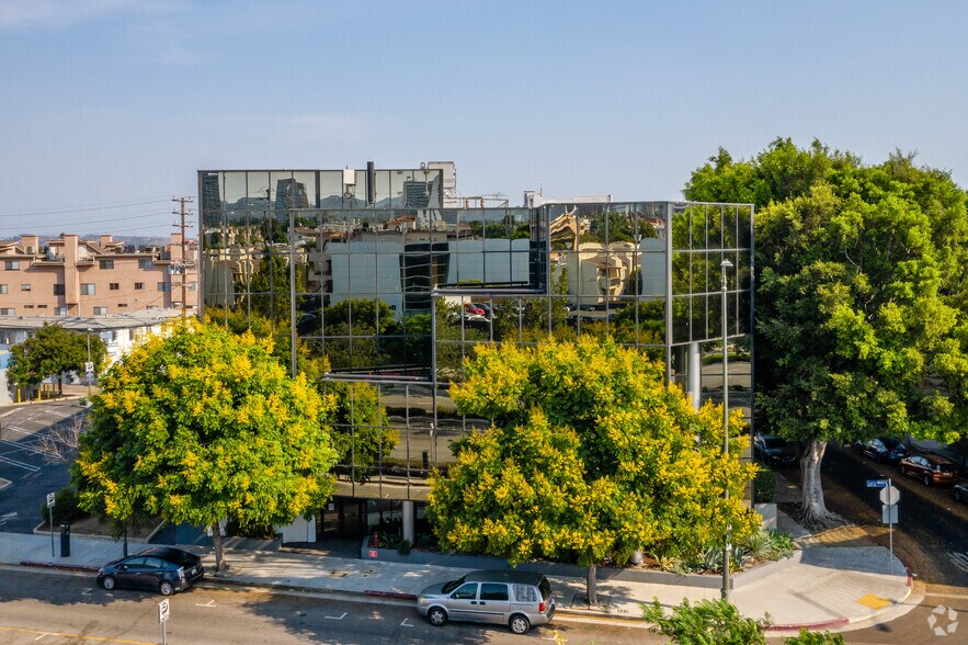 More Photos Of 11022 Santa Monica Blvd, Los Angeles Office For Lease
