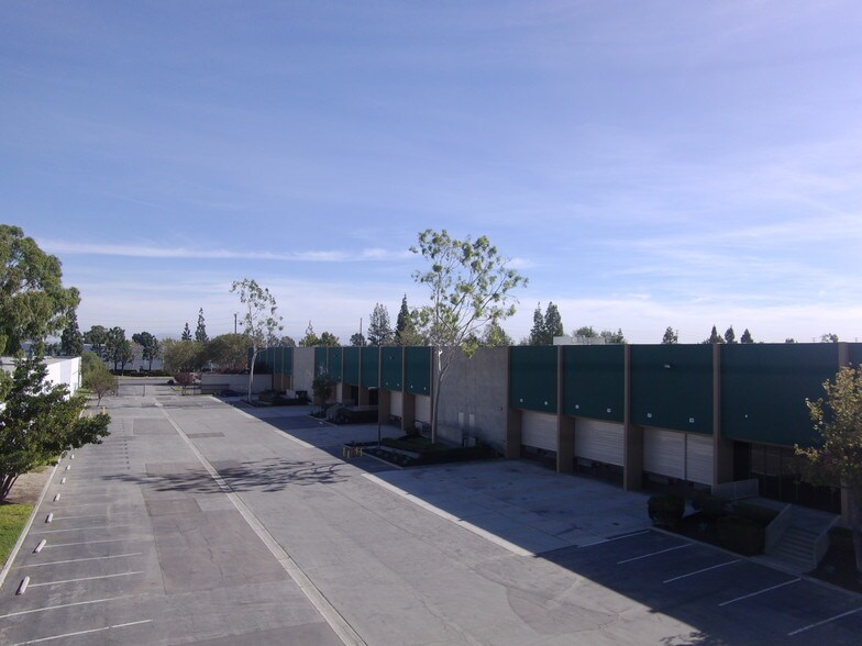 More Photos Of 17817 Valley View Ave, Cerritos Distribution For Lease
