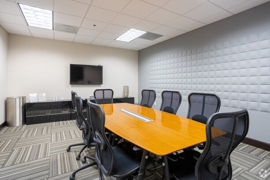 More Photos Of 26310 Oak Ridge Dr, Spring Medical For Lease