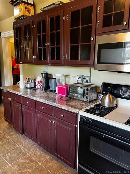 More Photos Of 71 Vine St, New Britain Apartments For Sale