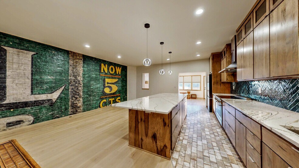 More Photos Of 209 S Main St, Jefferson General Retail For Sale