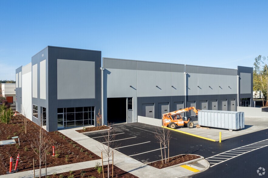 More Photos Of 16935 SE 120th Ave, Clackamas Warehouse For Lease