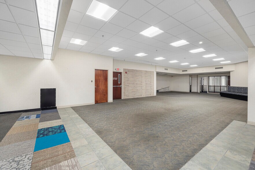 More Photos Of 999 S Broadway, East Providence Medical For Lease