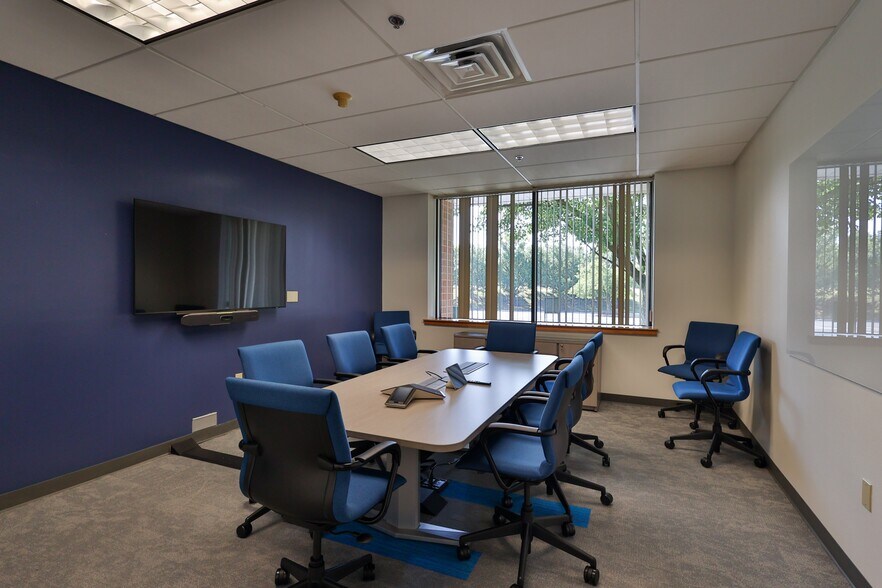 More Photos Of 1525 Valley Center Pky, Bethlehem Unknown For Lease