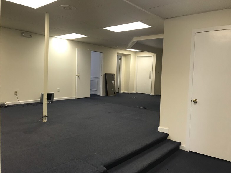 More Photos Of 40 Darby Rd, Paoli Medical For Lease