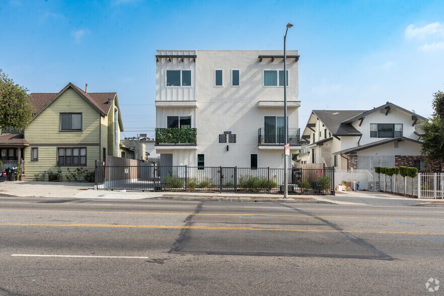 More Photos Of 2234 Crenshaw Blvd, Los Angeles Apartments For Sale