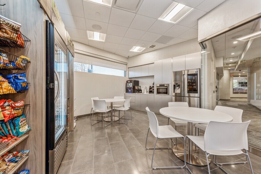 More Photos Of 511 Ocean Ave, Massapequa Office For Lease