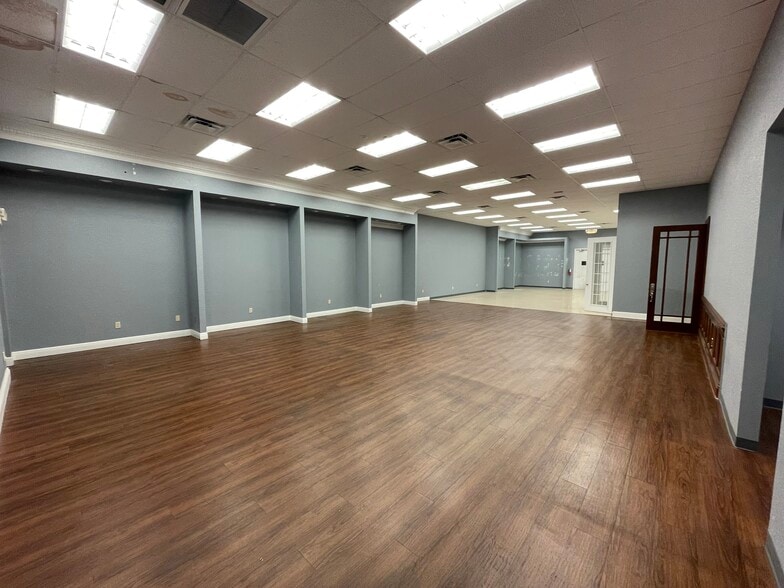 More Photos Of 711-751 Business Park Blvd, Winter Garden Warehouse For Lease