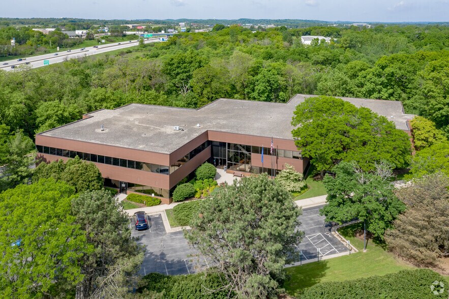 More Photos Of N14W24200 W Tower Pl, Waukesha Office For Lease