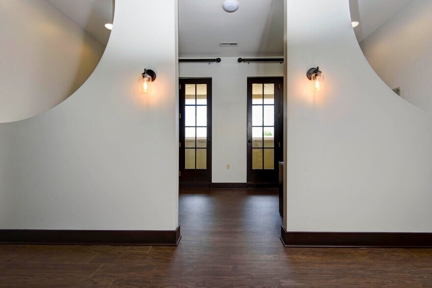 More Photos Of 1531 E Bradford Pky, Springfield Medical For Sale