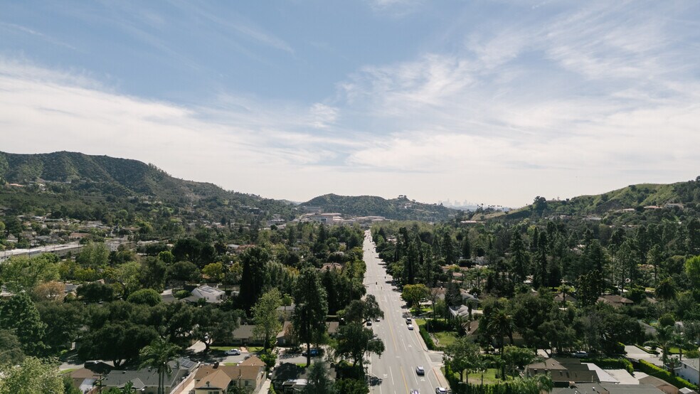 More Photos Of 2505 Canada Blvd, Glendale Office For Lease