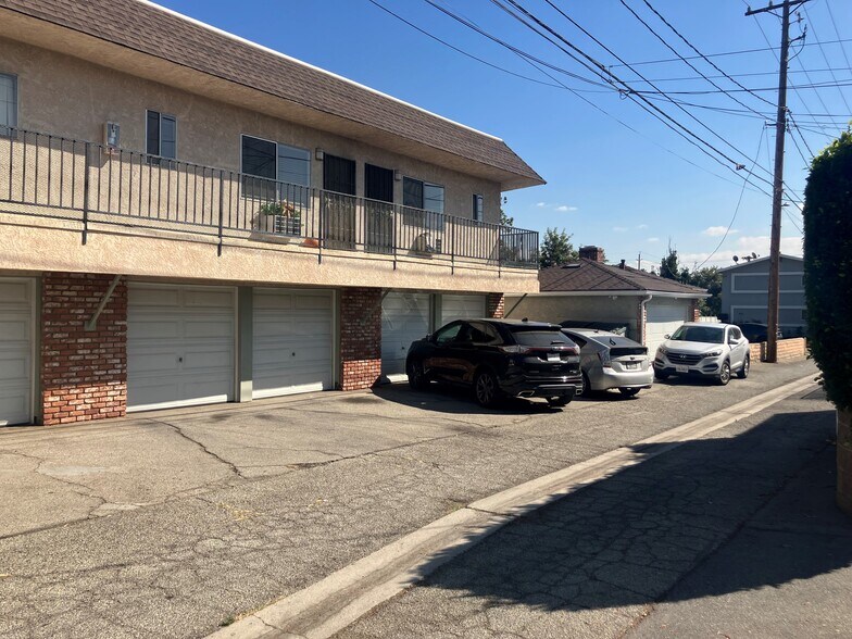 More Photos Of 271 W Ash Ave, Burbank Apartments For Sale