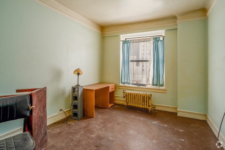 More Photos Of 400 Bagley St, Detroit Unknown For Sale