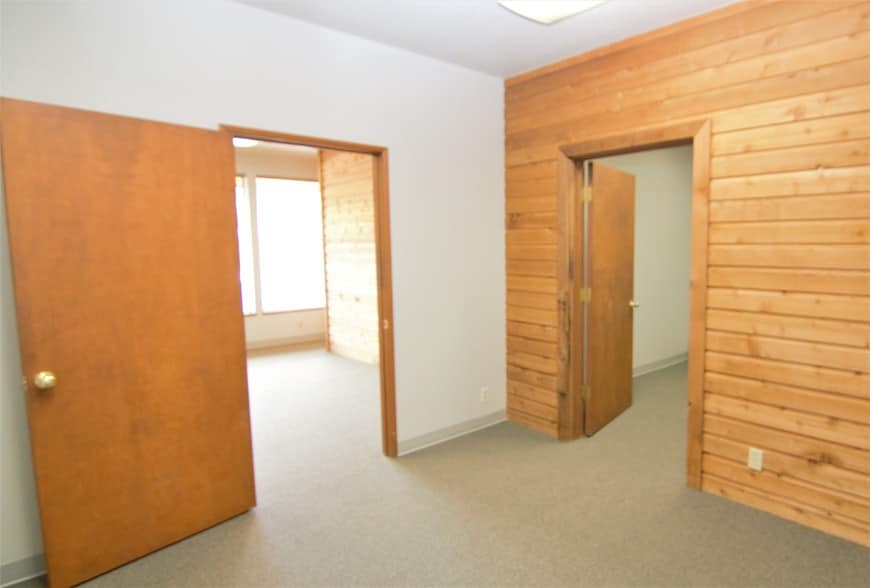 More Photos Of 1900 N 99 Hwy, Mcminnville Loft Creative Space For Lease