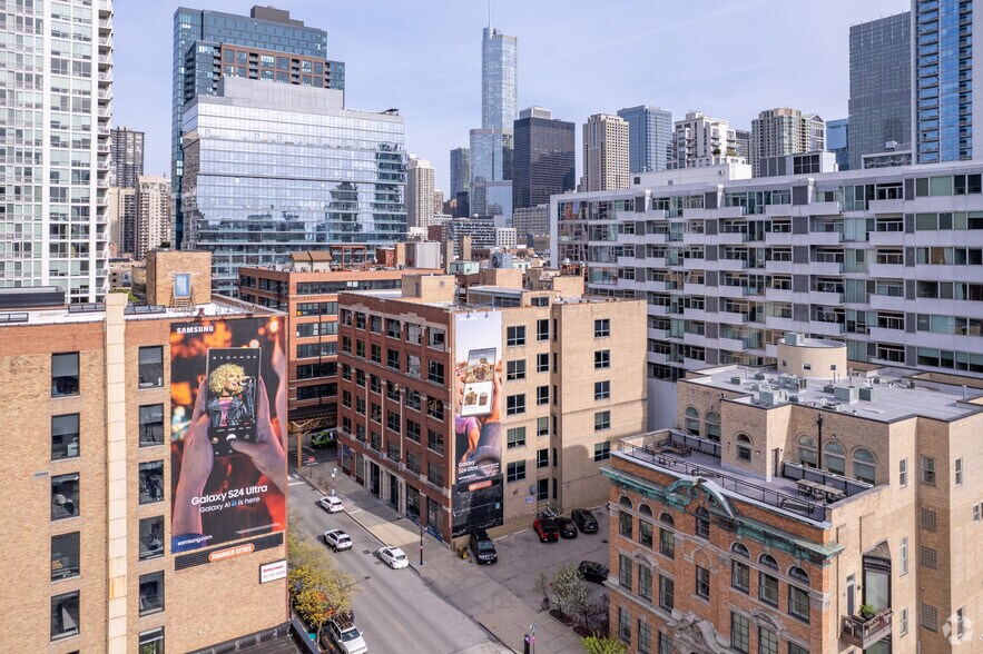 More Photos Of 303 W Erie St, Chicago Office For Lease