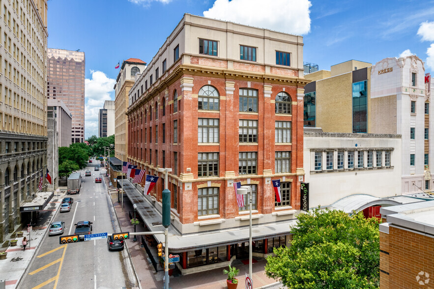 Primary Photo Of 600 Navarro St, San Antonio Office For Lease