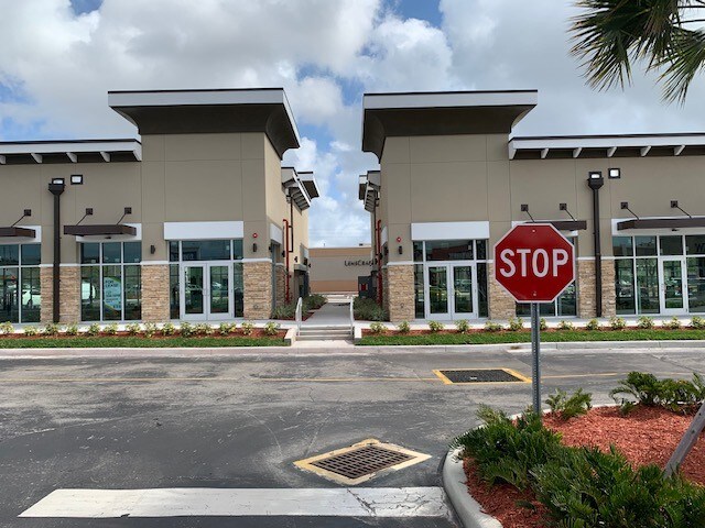 More Photos Of 23668-23674 US Highway 19 N, Clearwater Unknown For Lease