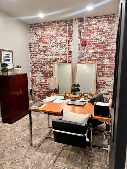 More Photos Of 416 S Glenwood Ave, Dalton Light Manufacturing For Sale