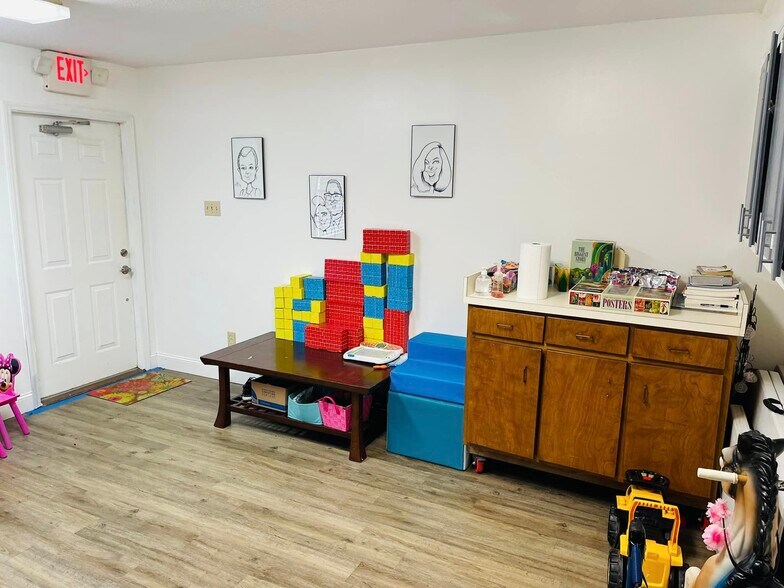 More Photos Of 301 W Main St, Stoneville Office For Sale