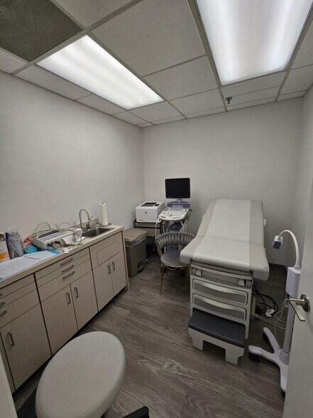 More Photos Of 233 E Shore Rd, Great Neck Medical For Sale