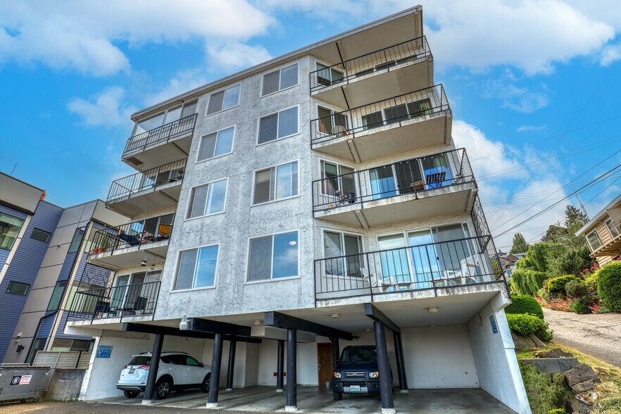 More Photos Of 501 Highland Dr, Seattle Apartments For Sale