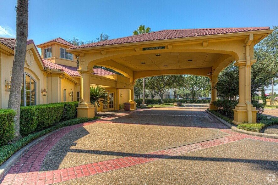 More Photos Of 15225 Katy Fwy, Houston Hotel For Sale