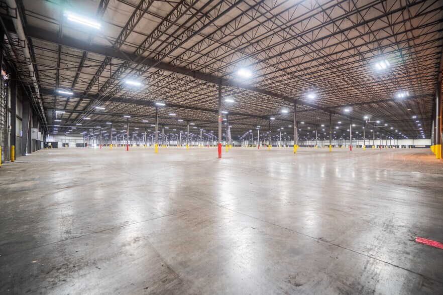 More Photos Of 6700 Paredes Line Rd, Brownsville Warehouse For Lease