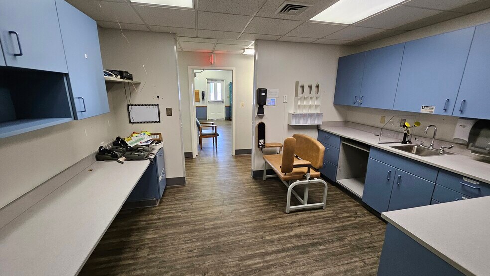 More Photos Of 4 Chateau Ln, Barboursville Medical For Sale