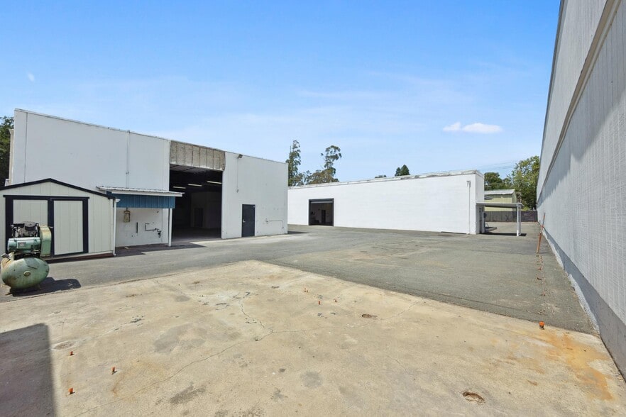 More Photos Of 2475 Bluebell Dr, Santa Rosa Industrial For Lease