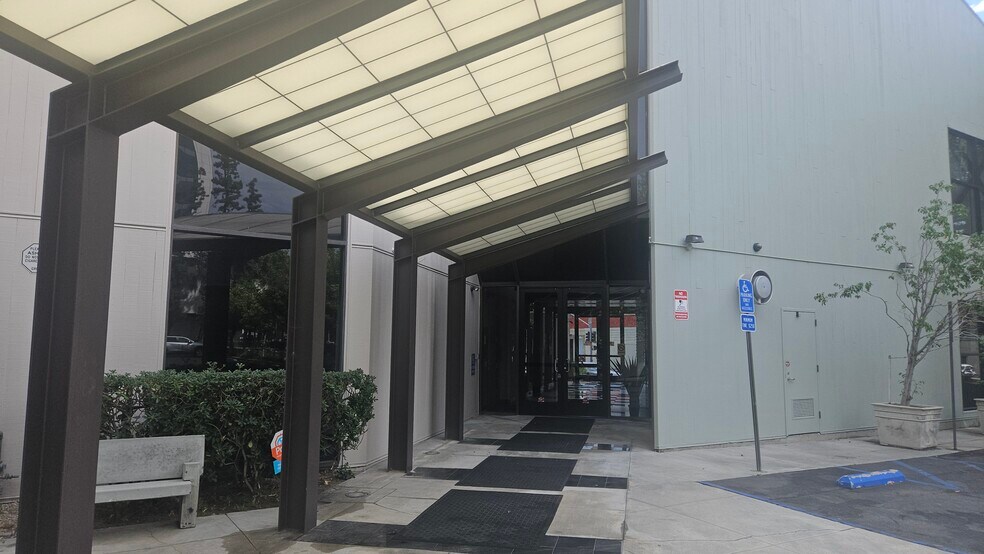 More Photos Of 150 S Arroyo Pky, Pasadena Office For Lease