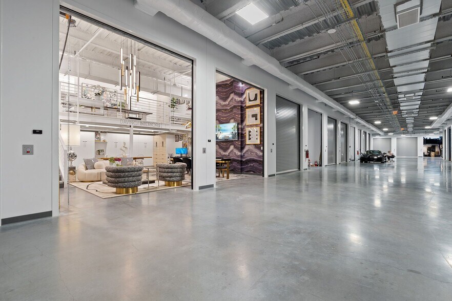 More Photos Of 4229 N FM 620 Hwy, Austin Showroom For Sale