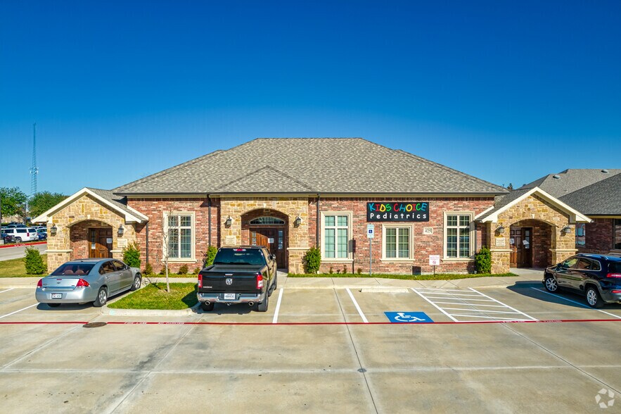 More Photos Of 425 Old Newman Rd, Frisco Office For Lease