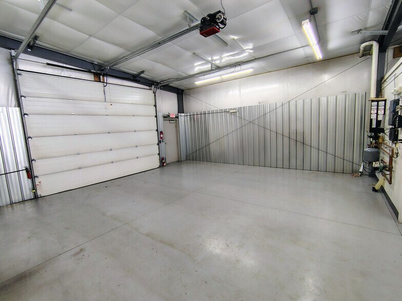 More Photos Of N16184 Old Hwy 13, Lake Service For Sale