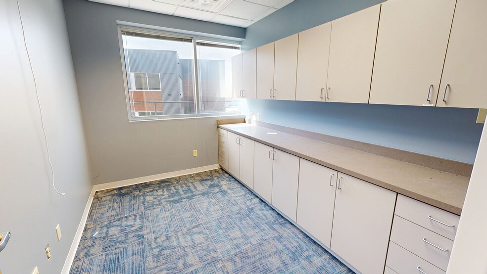 More Photos Of 5506 Walsh Ln, Rogers Office For Lease