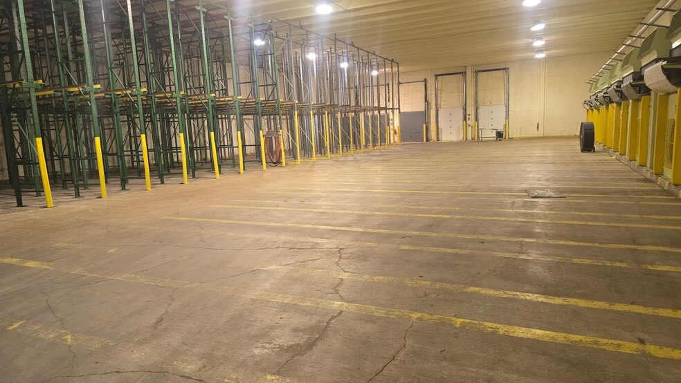 More Photos Of 2200 & 2100 Trophy Dr, McAllen Warehouse For Sale